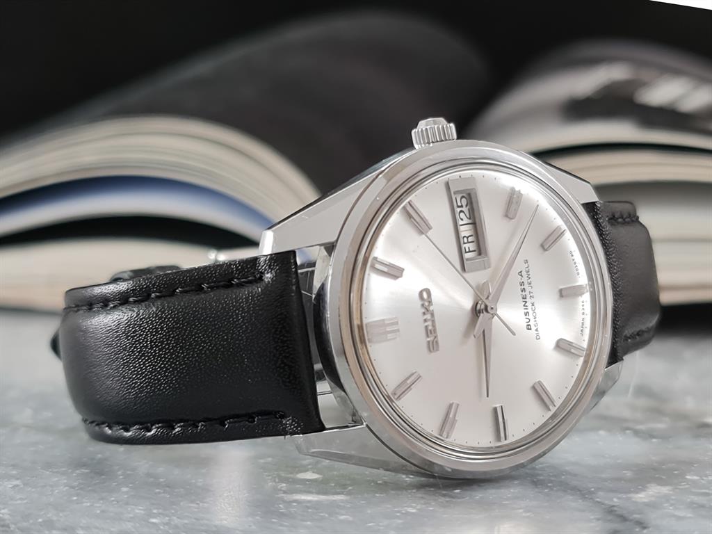Seiko Seikomatic Business-A 8306-8020 - 35MM - 27 Jewels - Silver Grey Dial - 1967
