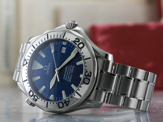 Omega Seamaster Professional Diver 300M Automatic 22558000 Steel - 41MM - Electric Blue Dial - Ca. 2000